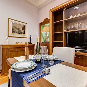 https://pantheon-antique-suite.it-romehotels.com